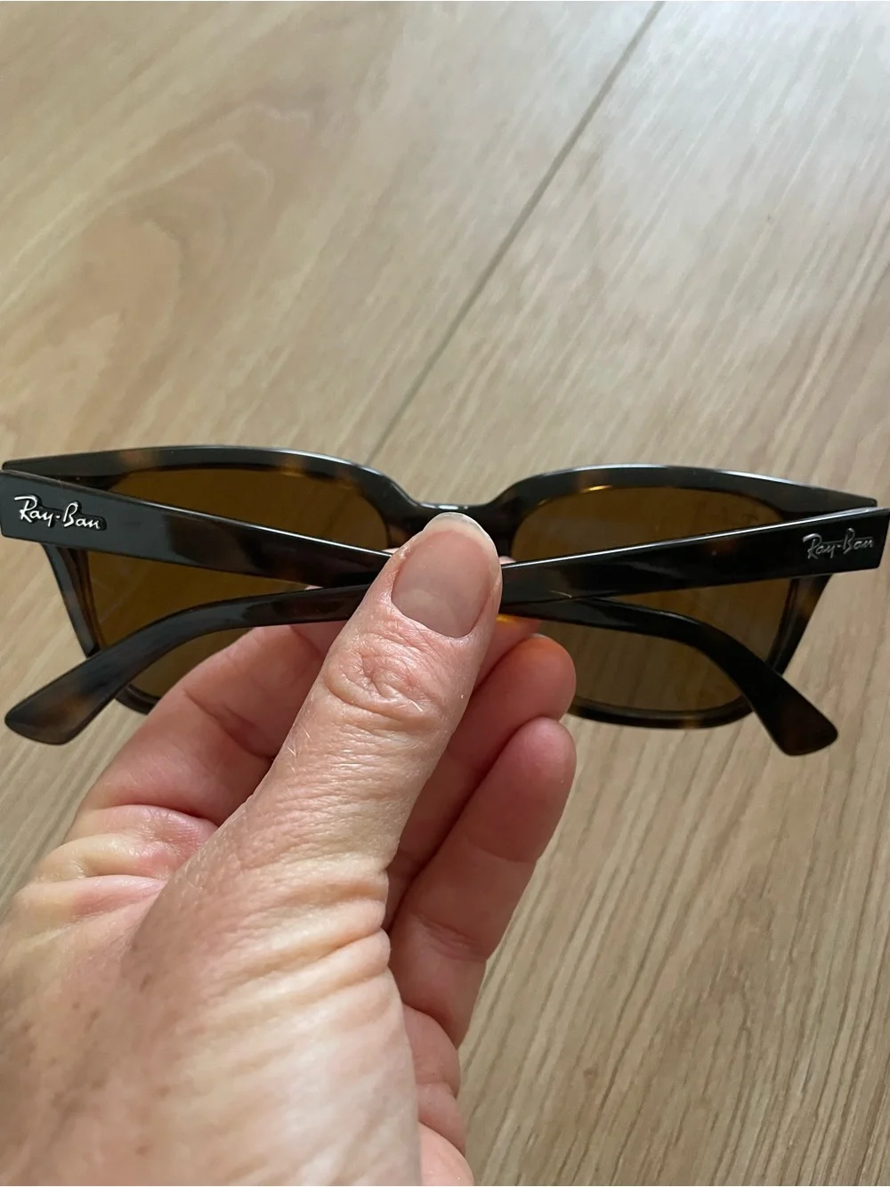 N/A ray ban